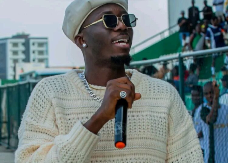 Musique : JOHN BOYY signe son retour après 6 mois d’absence avec « DAAKATA », un nouveau titre afrobeat